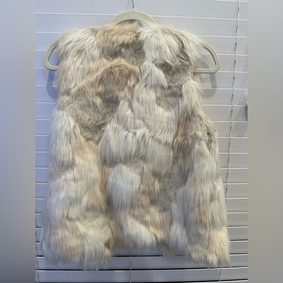 Forever 21 Faux Fur Vest - Picture 2 of 3